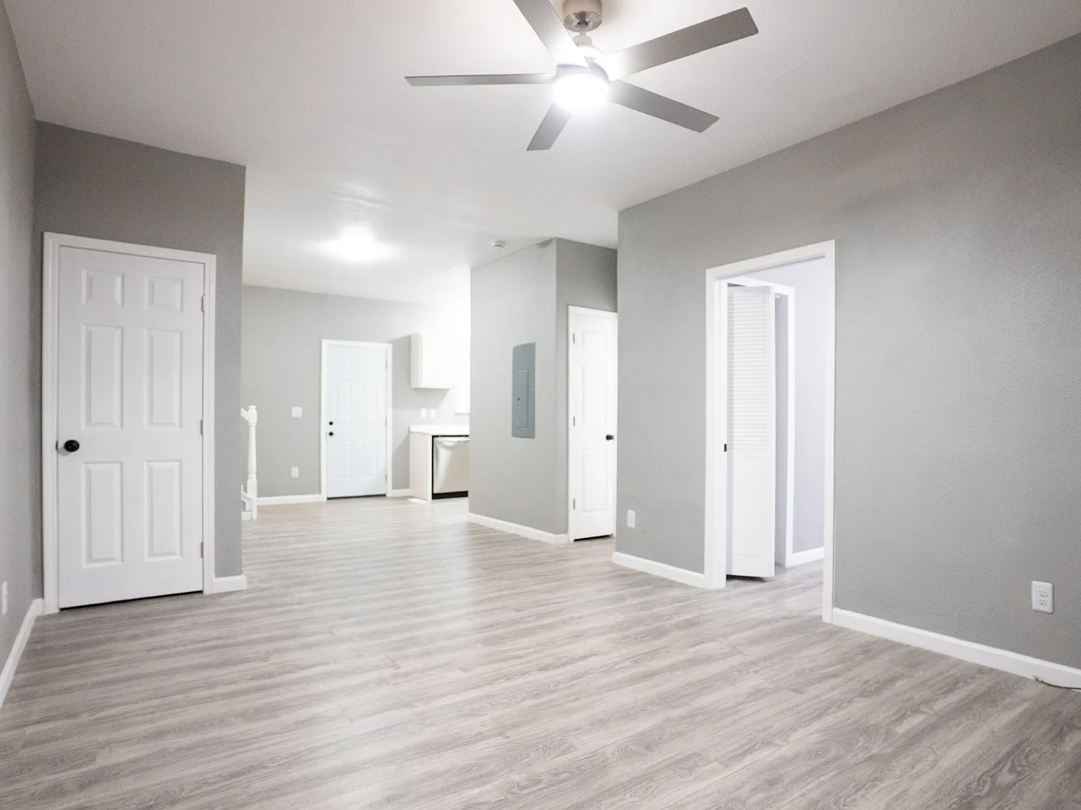 4 bed, 1235 sqft, $2,200 — Photo 4