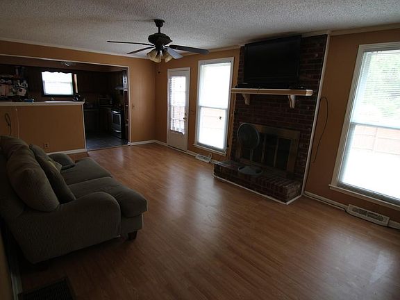 5th image of 2941 Edge Moor Dr