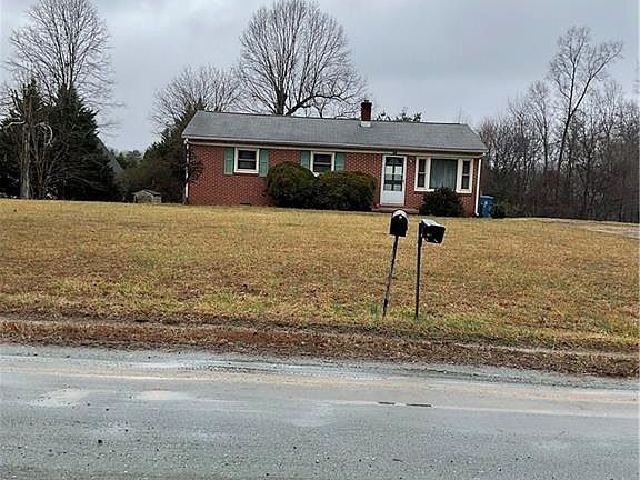 4th image of 942 Boone Valley Rd