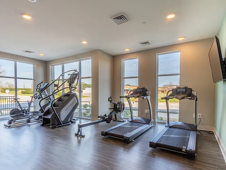 Altitude Raleigh Apartments — Photo 28