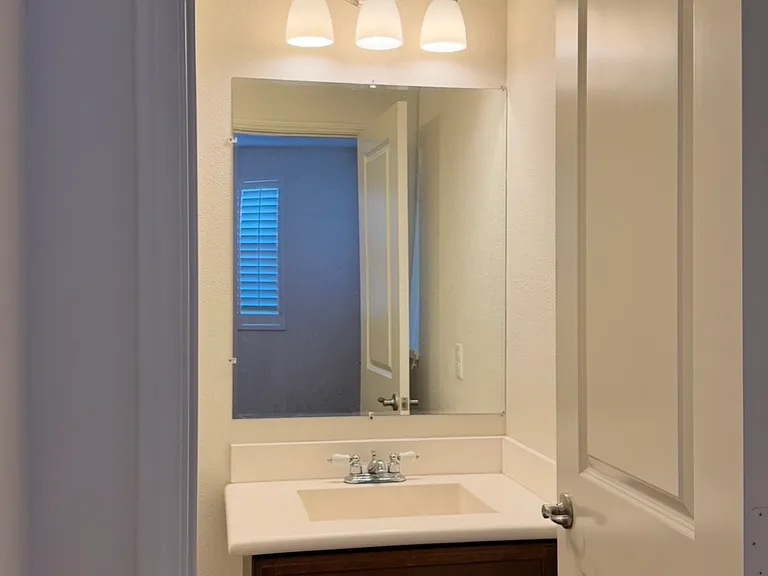 1876 Champagne Ct #5 — Photo 27