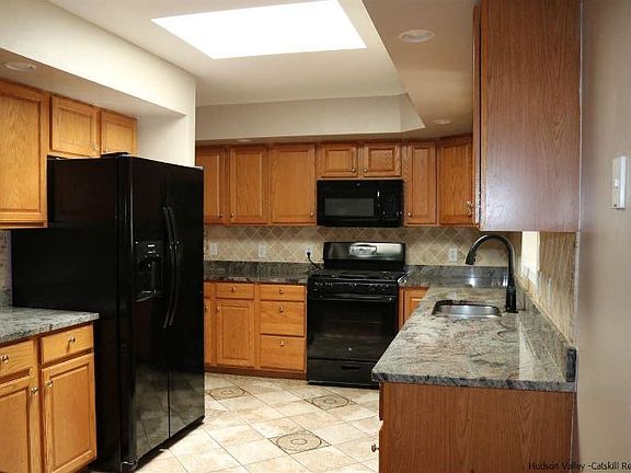 2nd image of 84 Canterbury Dr