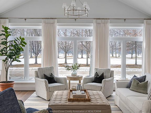 4th image of 256 Pentilly Rd