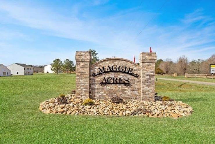2nd image of 2111 Maggie Acres Rd