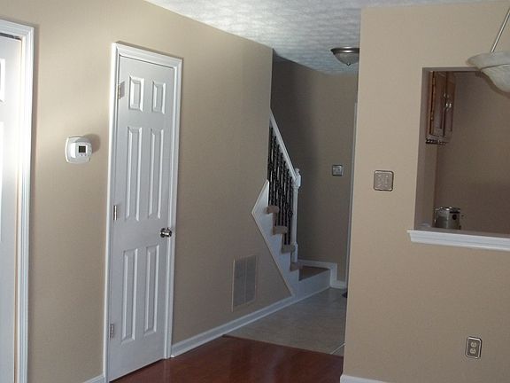 4th image of 3370 Beaver Creek Dr