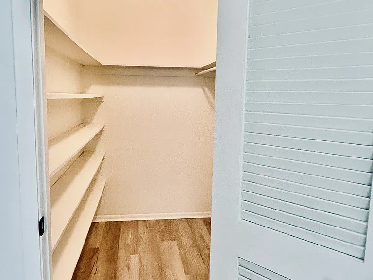 3851 Allenwood St — Photo 17