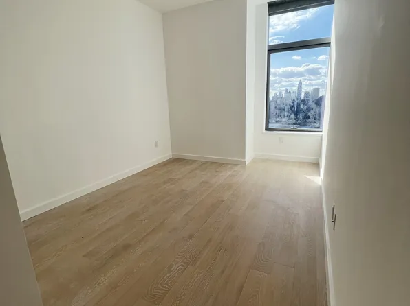 3 Court Square image 8 of 8