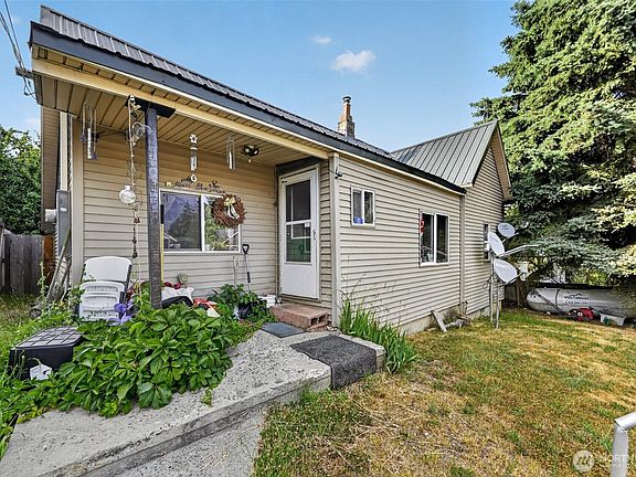 4th image of 207 W Montana Avenue