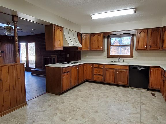 4th image of 10903 Farragut Hills Blvd