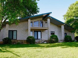 2212 Rock Creek Dr, Kerrville, TX 78028