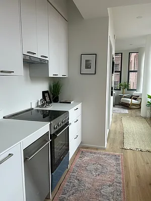 Rented by Triumph Property Group | media 7