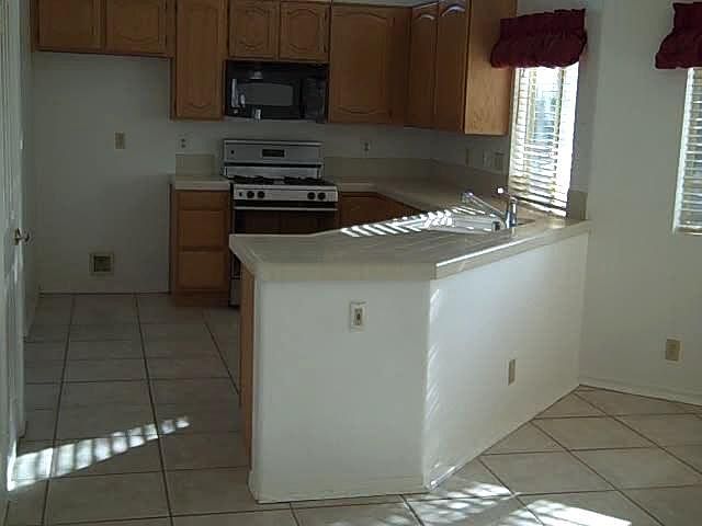 2nd image of 39519 Via Montero