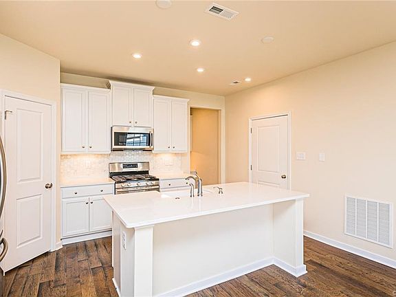 2nd image of 0 Avondale Woods Dr #550