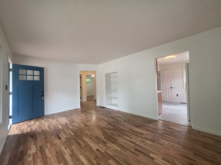 166 Draper St NE — Photo 7