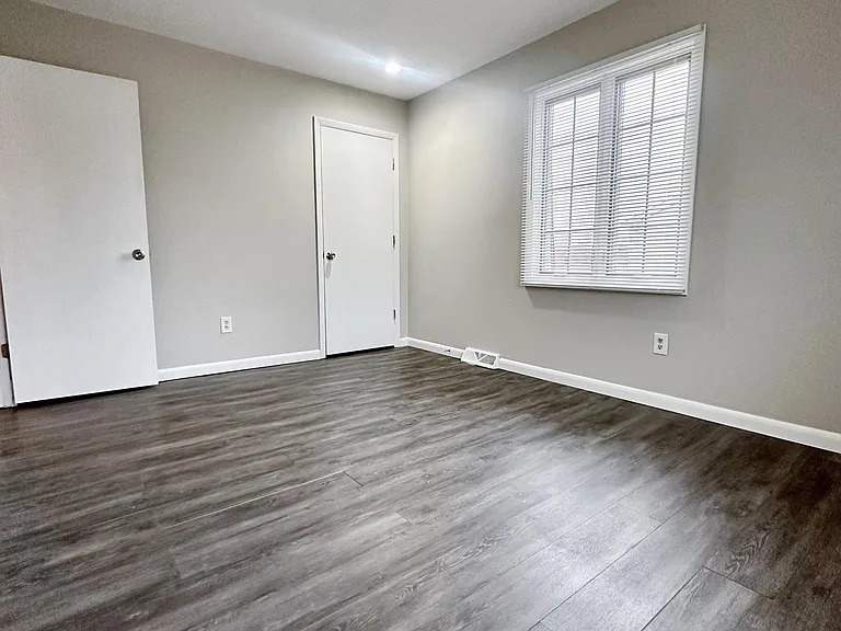 5729 Cresthaven Ln — Photo 11