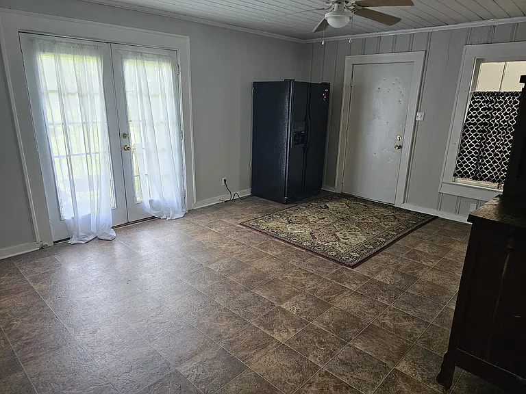 102 Mulberry St — Photo 19