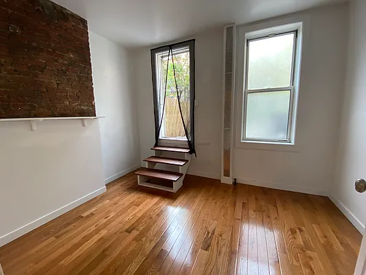 Rented by Bond New York | media 15