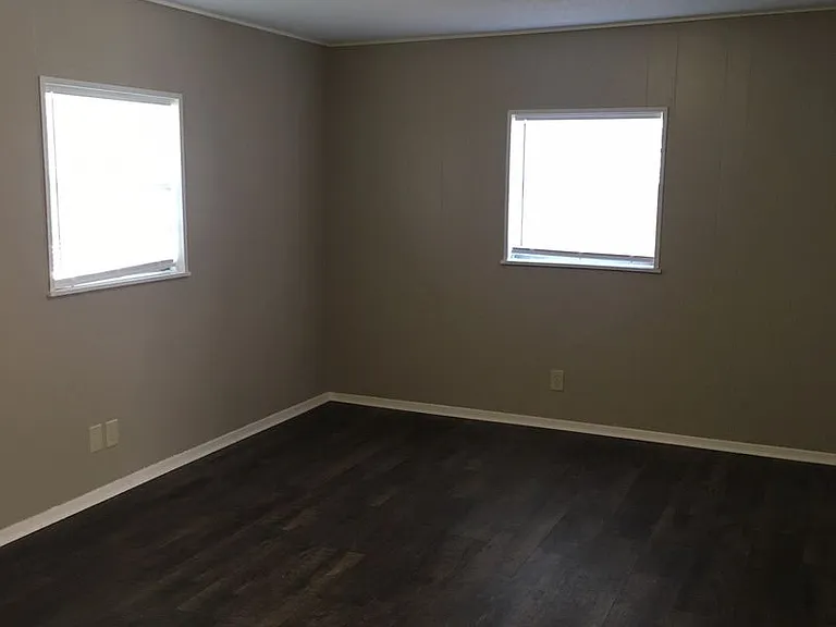 308 Pine Ave — Photo 4