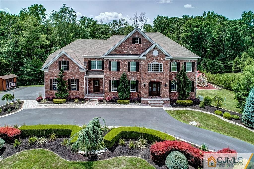 6 Horseshoe Ct, Monroe, NJ 08831 | Zillow