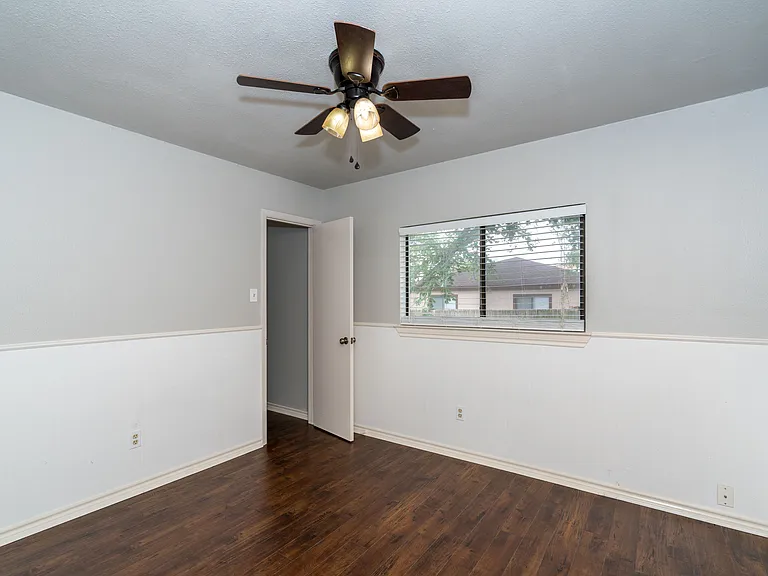 15503 Walnut Creek Dr — Photo 12