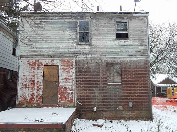 8357 Roselawn