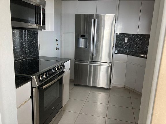 4th image of 4010 Galt Ocean Drive #603