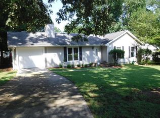 453 Edgewater Dr, Macon, GA 31220