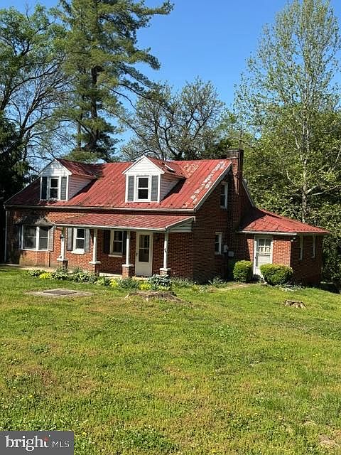 1st image of 1610 Holly Pike