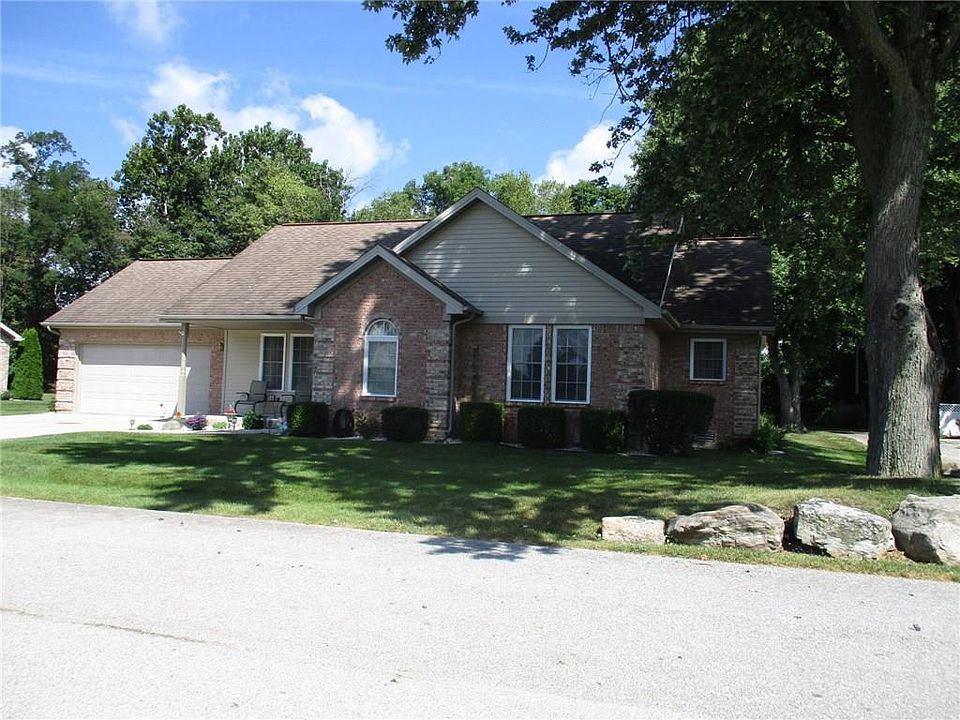 1st image of 1456 W Deer Cliff Dr