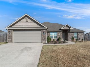 2220 Hunter Dr, Pea Ridge, AR 72751