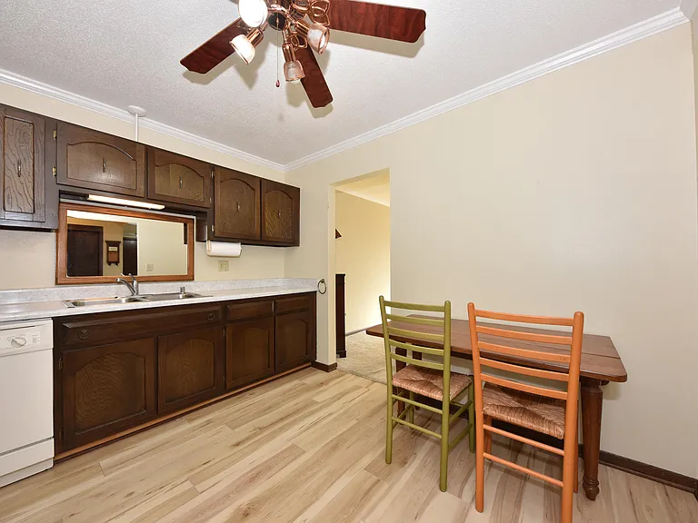 2076 Chateau Ct #106 — Photo 11
