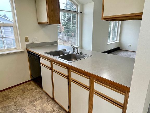 5th image of 632 D St APT G