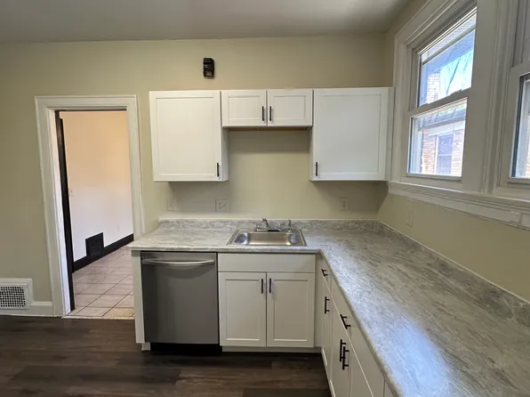 5152 Montgomery Rd #2, Cincinnati, OH 45212