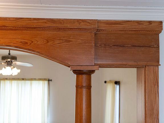 5th image of 320 3rd St