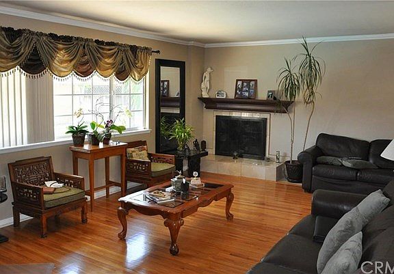 3rd image of 144 W Carter Dr