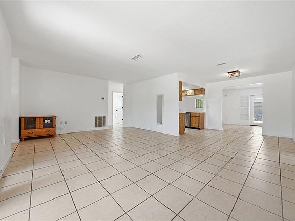 4th image of 4536 Webber St