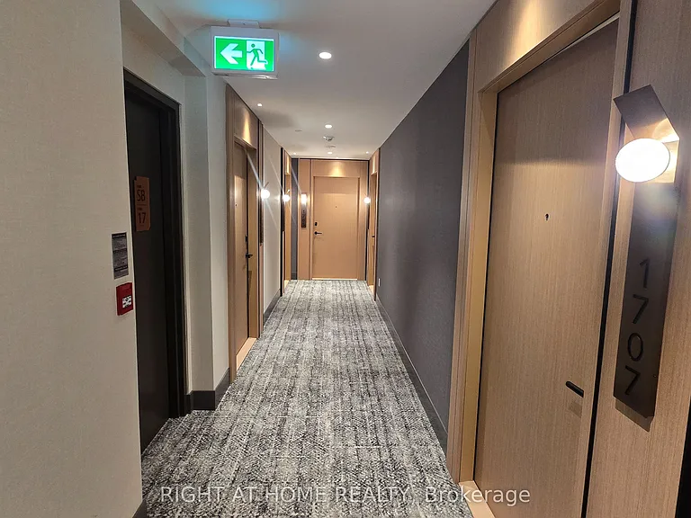60 Central Park Dr #1707 — Photo 18