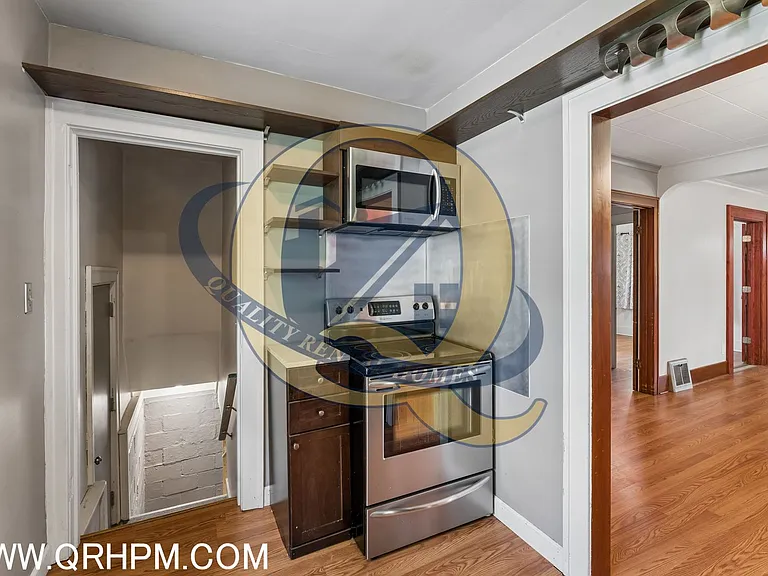 2544 Tyrone St — Photo 9