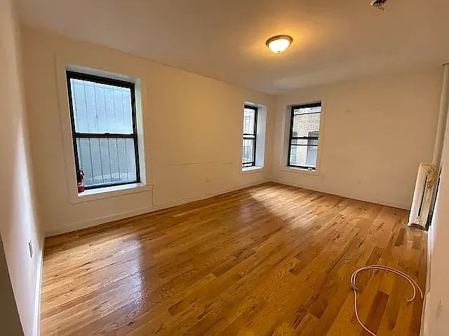 214 W 92nd St #2F