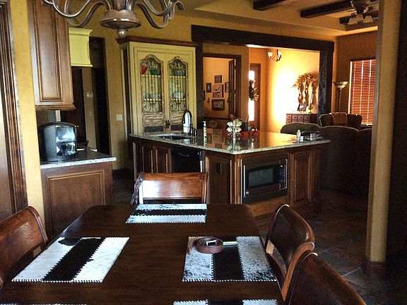 Kitchen/dining area