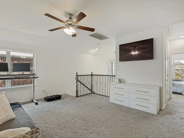 10105 Barstow Way — Photo 9
