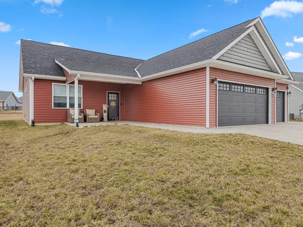 120 Woods Edge Blvd E, Greencastle, IN 46135