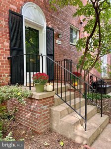 3754 Gunston Rd, Alexandria, VA, 22302