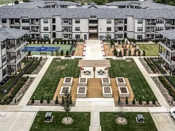 2nd image of 11508 Alta Vista Rd #5302