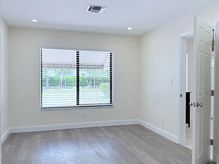 825 Dogwood Dr #C — Photo 7