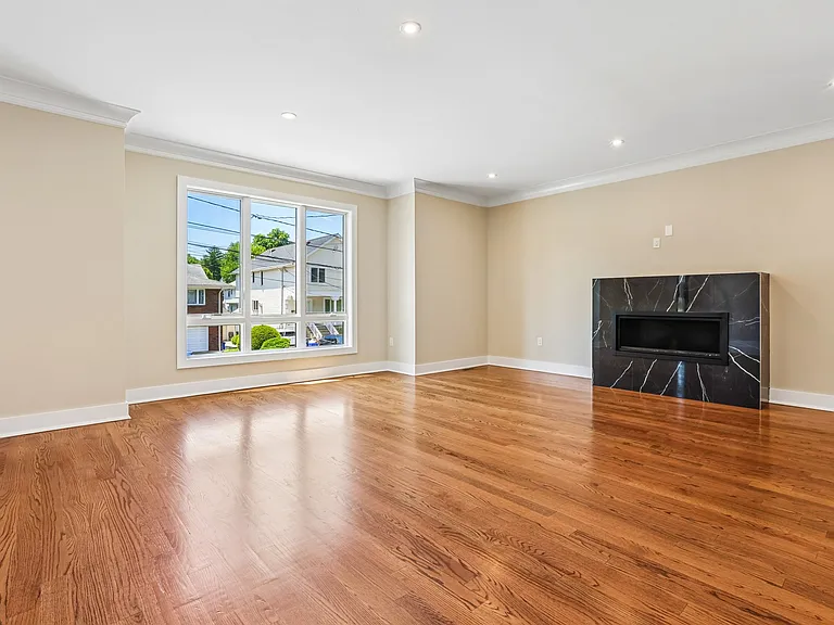 211 Warwick Ave #1 — Photo 21