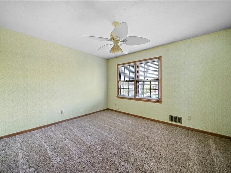 1131 Lafayette Dr SW — Photo 12
