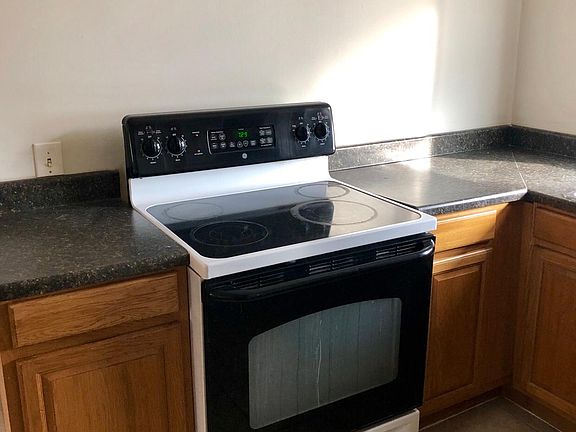 5th image of 340 W 26th St #2