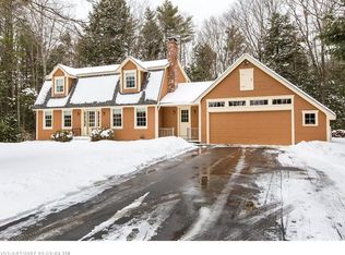 33 Westwind Dr, Topsham, ME 04086