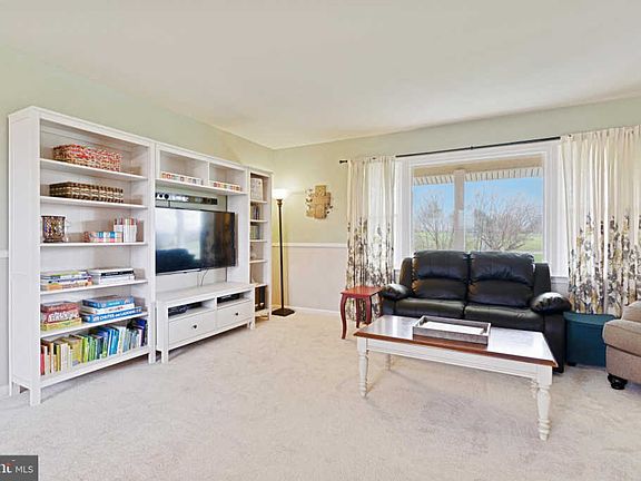 3rd image of 11991 Bluegrass Ct